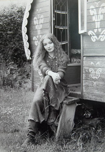Mary Hopkin by Derek Shuff